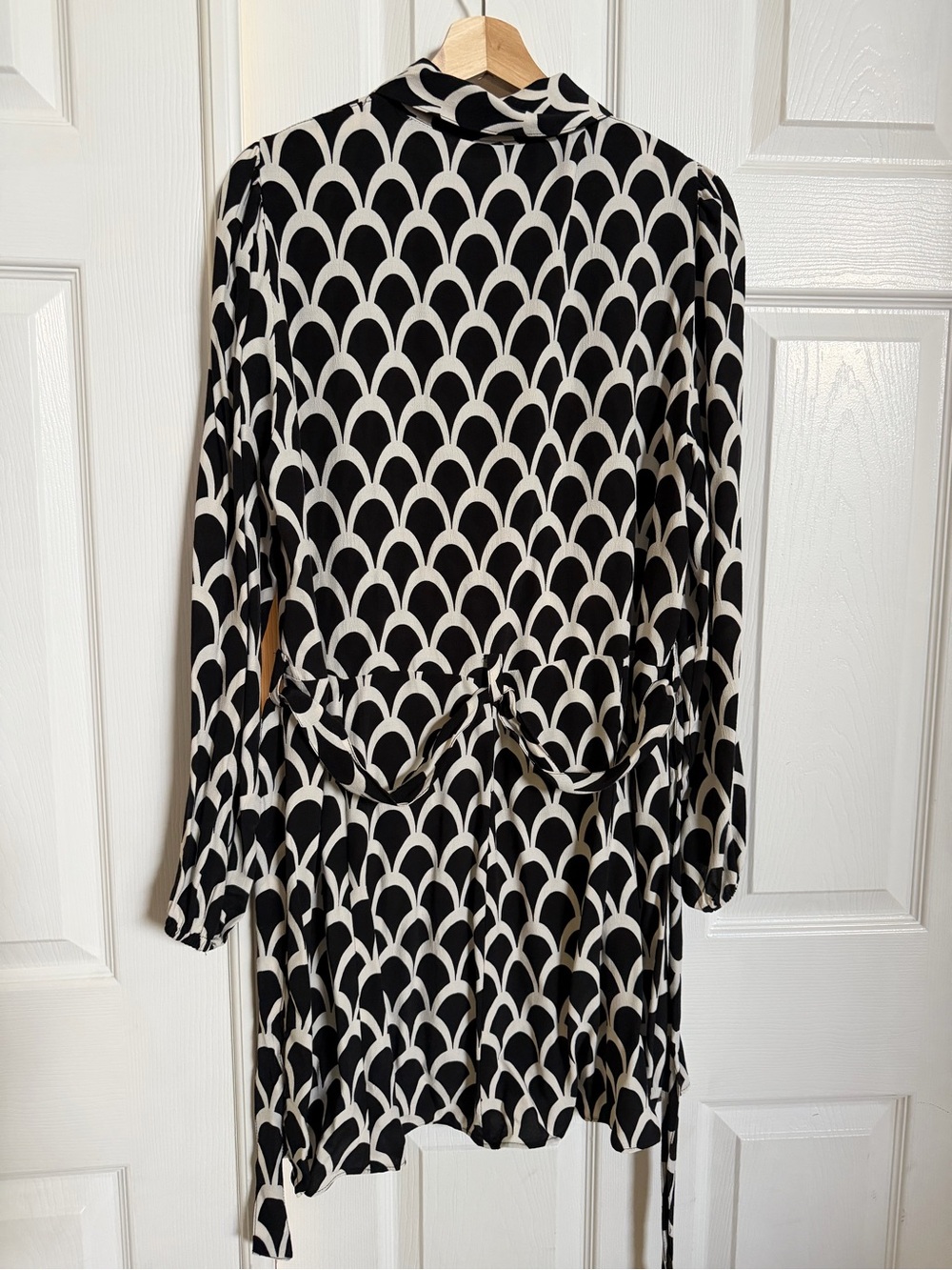 Zara Black and White Geometric Tie-Waist Mini Dress - Picture 7 of 7